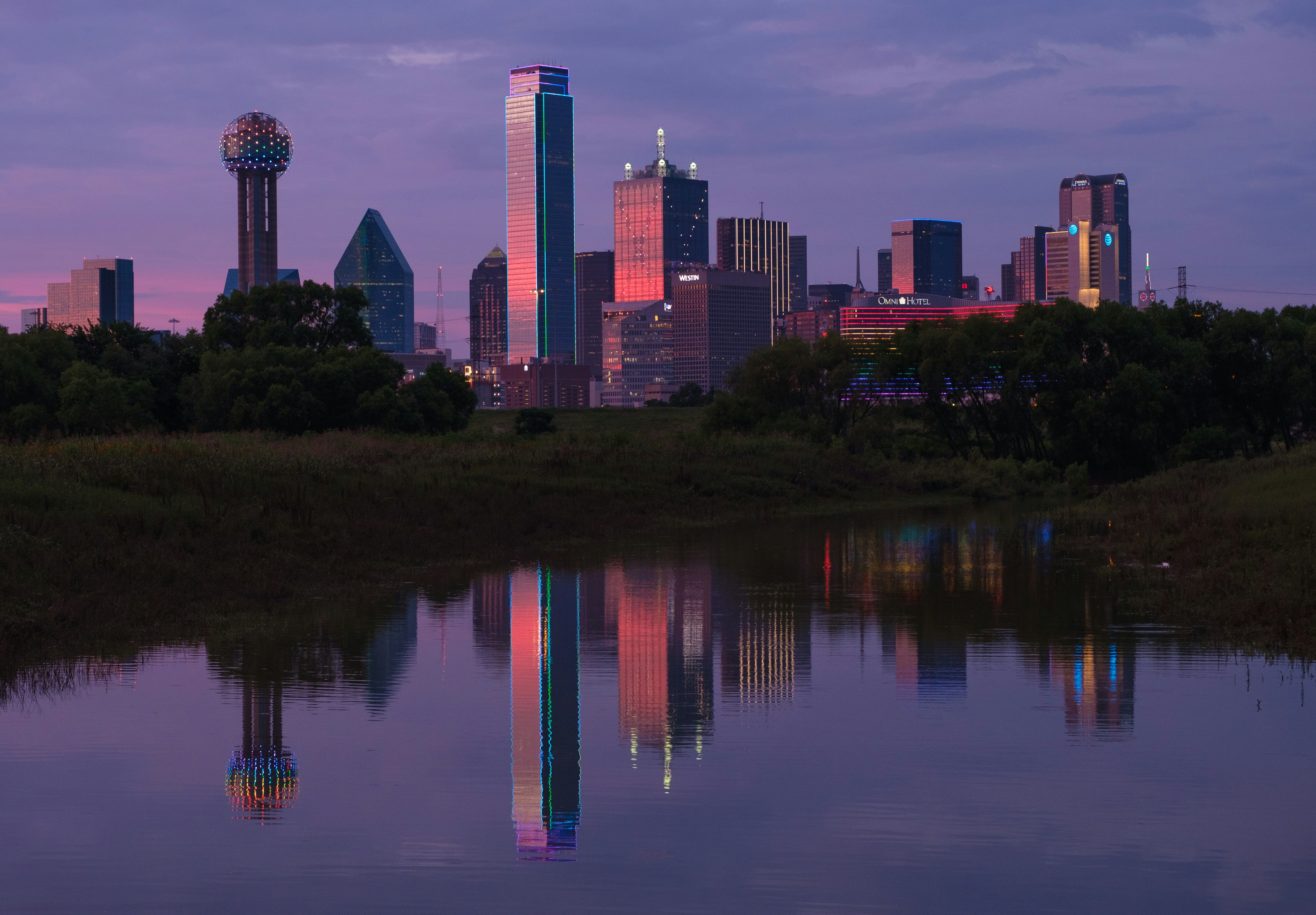 Dallas skyline background.